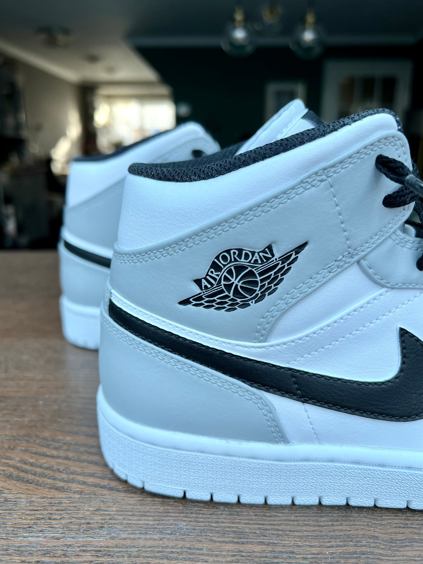 CUSTOM AJ1 SMOKE GREY COLORWAY.