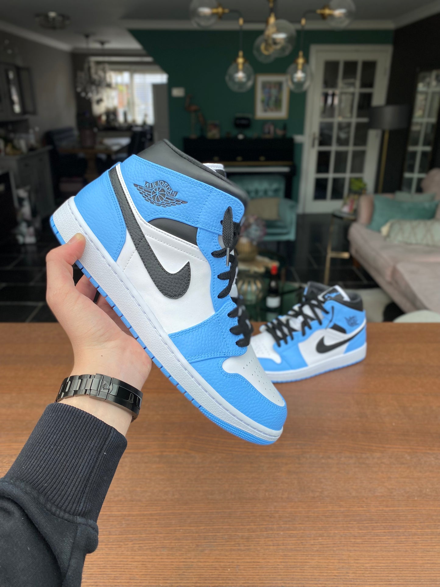 CUSTOM AJ1 UNI BLUE COLORWAY